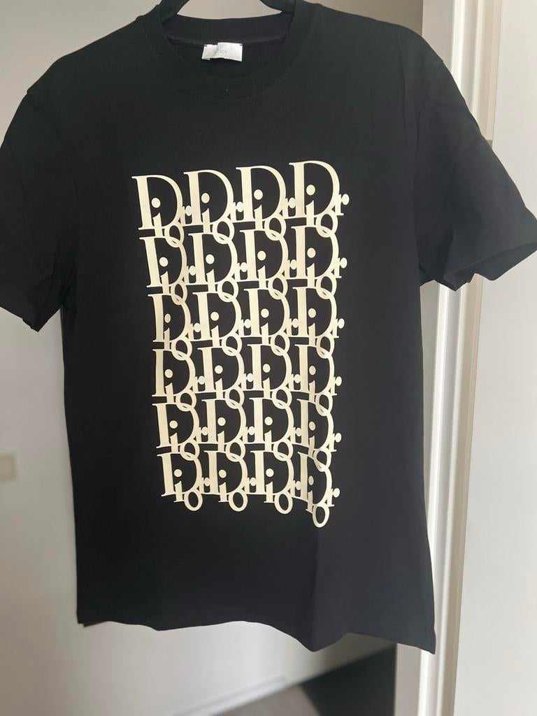 Dior T-shirt Zwart met Wit Logo - Maat M, Kleding | Heren, T-shirts, Ophalen of Verzenden, Zo goed als nieuw, Maat 48/50 (M), Zwart