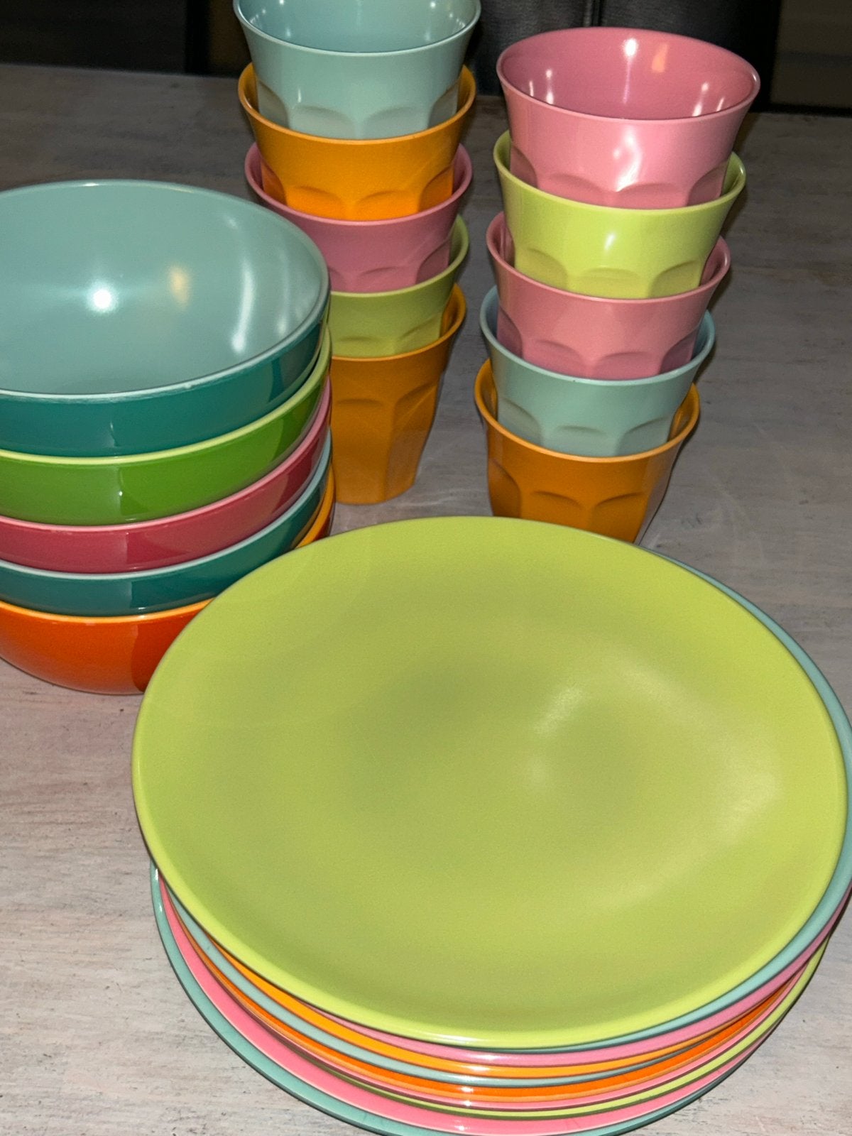 Hema melamine servies set: borden, kommen en bekers, Huis en Inrichting, Keuken | Servies, Gebruikt, Compleet servies, Overige stijlen