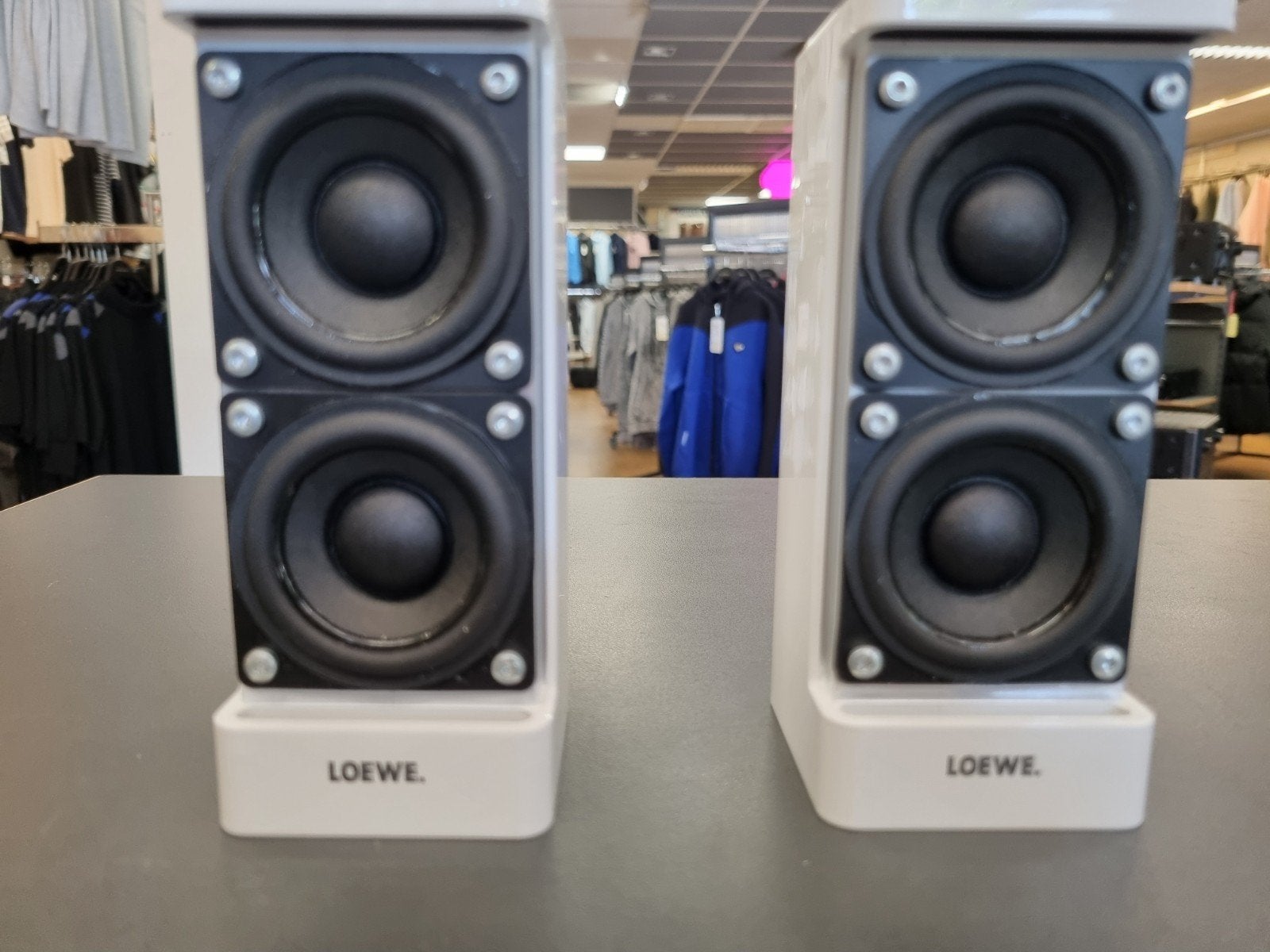 Loewe Satellite Speaker-Nieuwstaat!, Overige merken, ///, Ophalen of Verzenden, Zo goed als nieuw