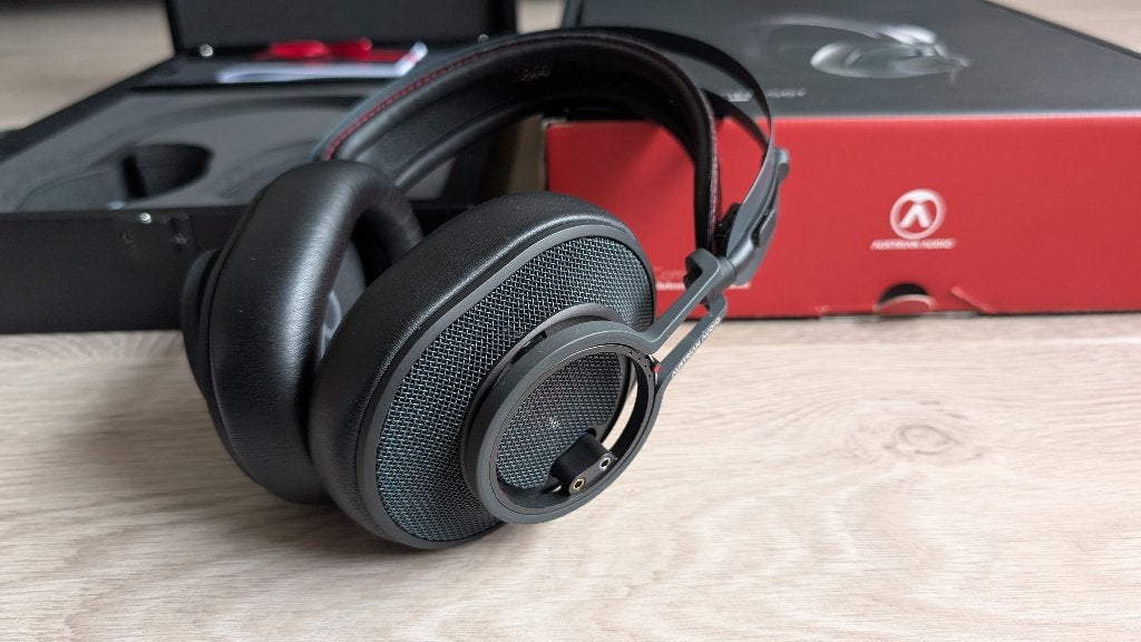Austrian Audio The Composer met Nieuwe Spacers en Earpads, Zo goed als nieuw, Over-ear, Verstelbaar, Zwart