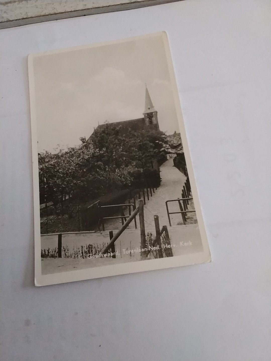 Oude Ansichtkaart Goudswaard, Torenlaan-Ned. Herv. Kerk, Verzamelen, Ansichtkaarten | Nederland, Ophalen of Verzenden, Voor 1920