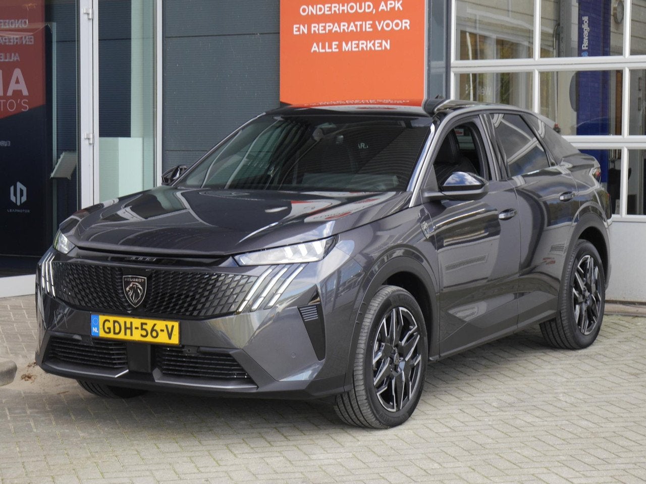 Peugeot 3008 1.2 Hybrid 136 GT | Demo | Stoel en stuurverwar, Automaat, 145 pk, Gebruikt, 1199 cc