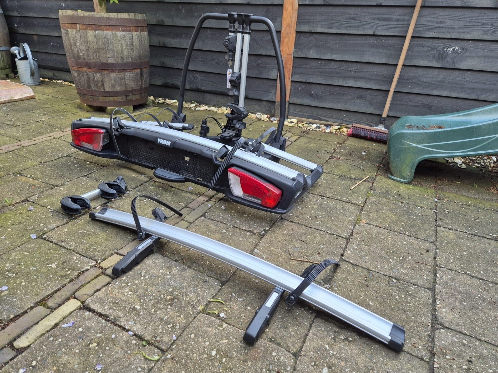 Thule fietsendrager voor 4 fietsen - kantelbaar, Auto diversen, Ophalen
