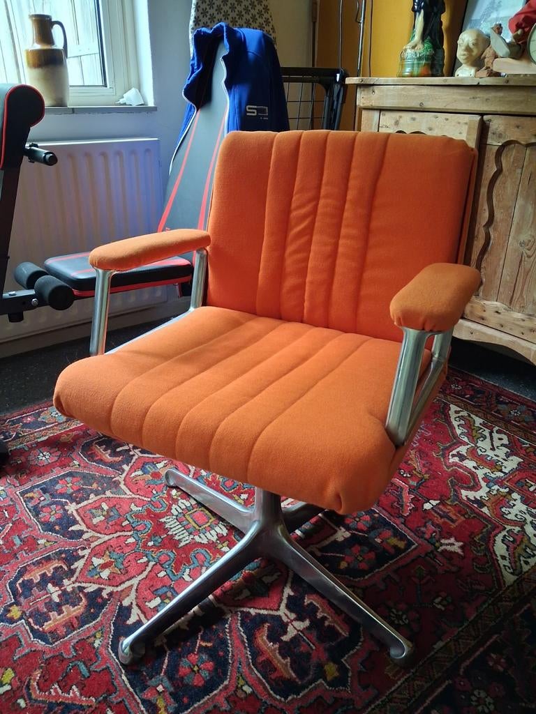 vintage oranje Tecno P125 bureaustoel, Huis en Inrichting, Ophalen, 75 tot 100 cm, 50 tot 75 cm