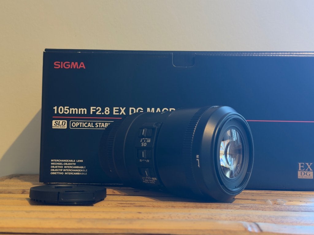 Sigma 105mm F2.8 EX DG Macro OS HSM, Sigma, Beschermhoes/tas, Ophalen of Verzenden, Macrolens