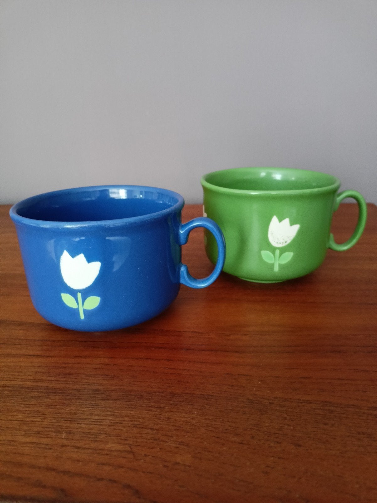 Set van 2 Just Mugs mokken met tulp design, Ophalen of Verzenden, Zo goed als nieuw