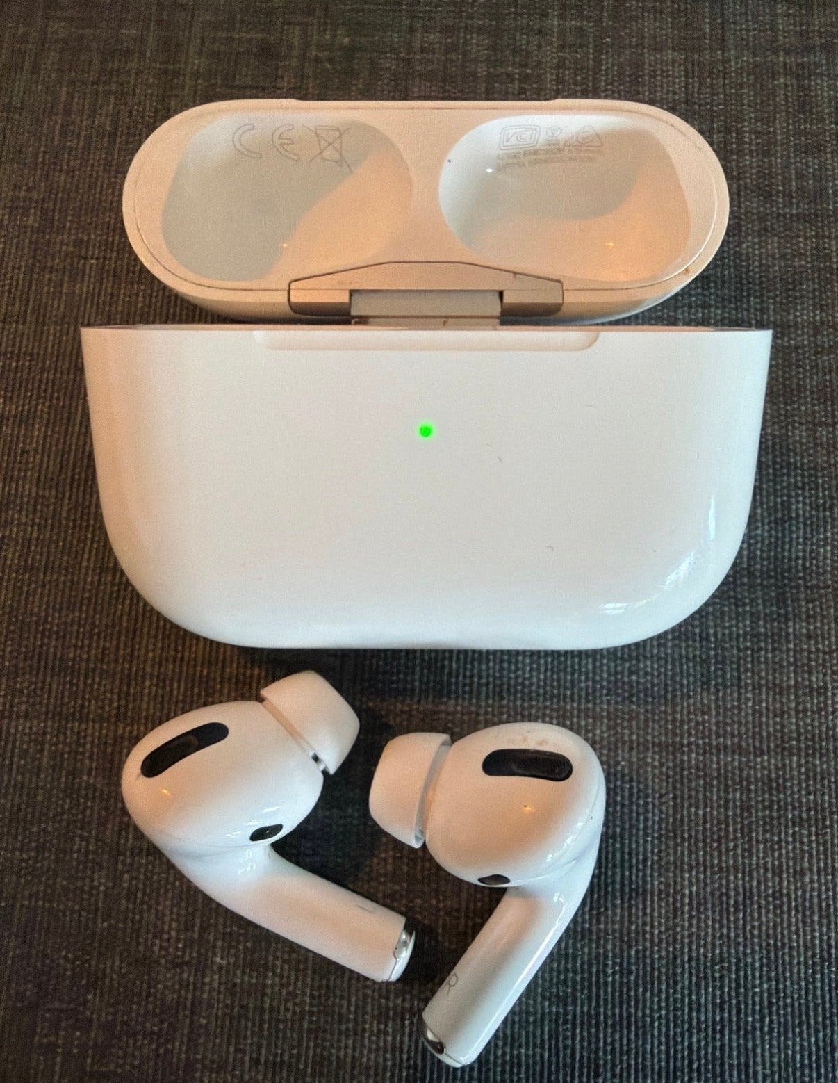 Apple AirPods Pro (1e generatie) met oplaadcase en doos, Ophalen, In-ear, Bluetooth, Zo goed als nieuw