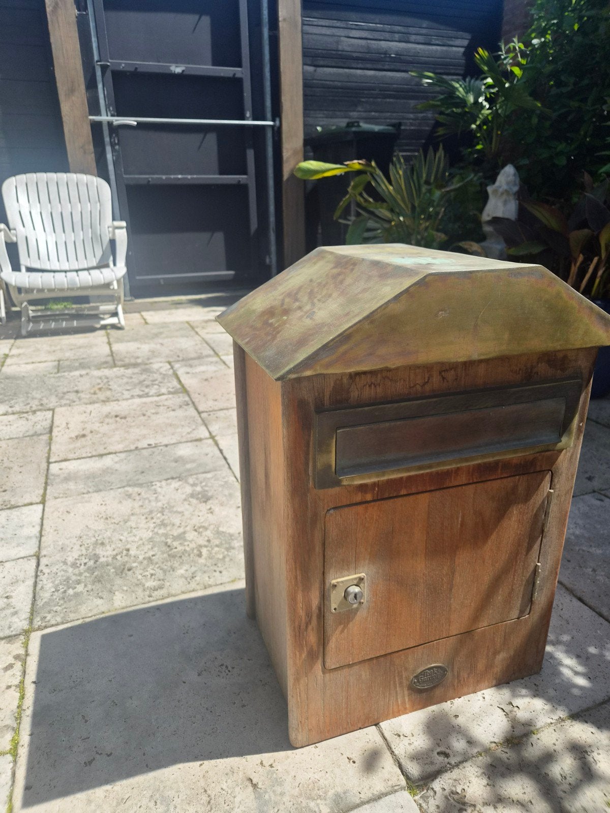 Teak & Garden brievenbus - hout met koperen bovenkant, Tuin en Terras, Brievenbussen, Ophalen, Zo goed als nieuw