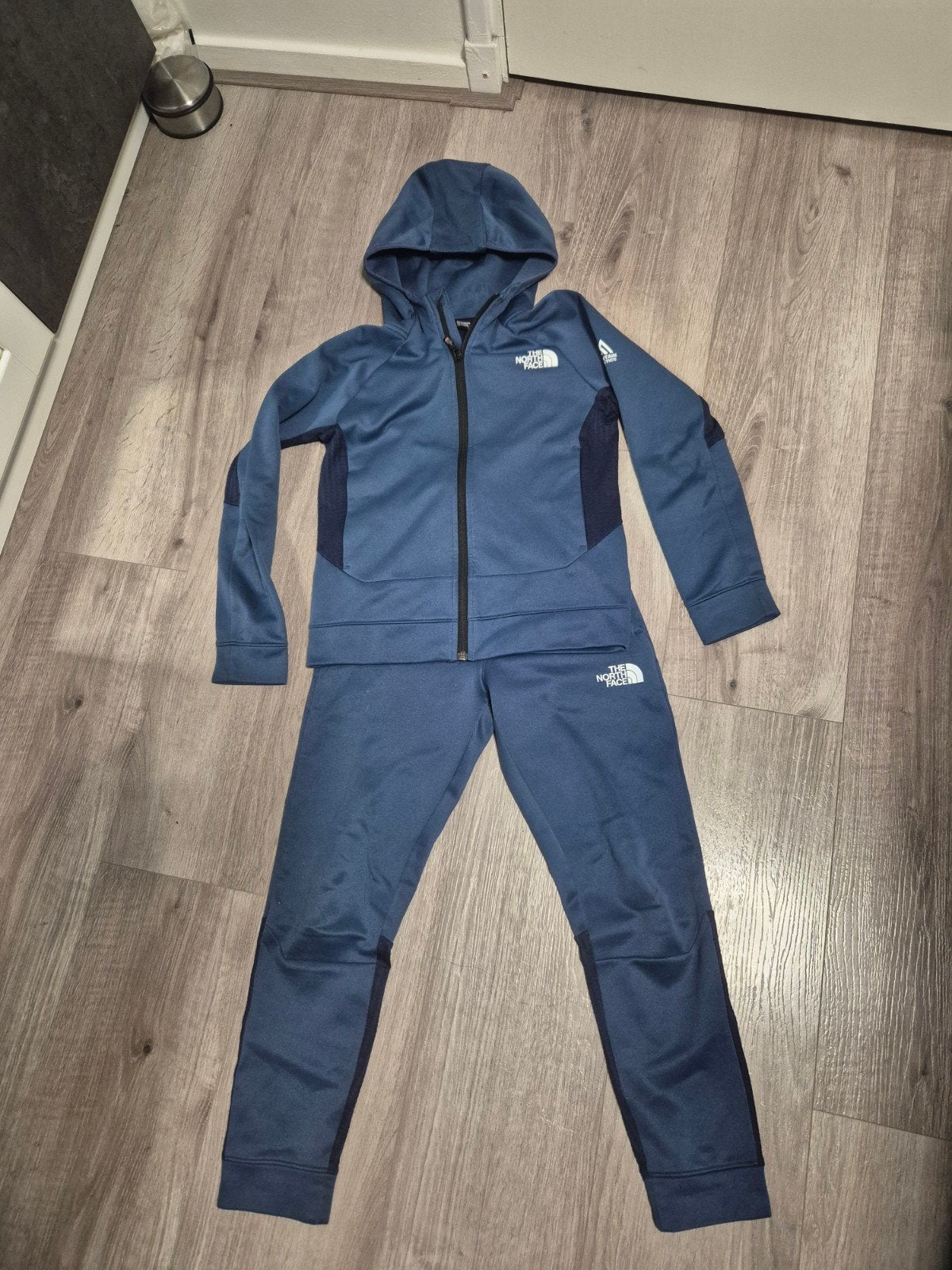 The North Face Trainingspak Kindermaat L (140-146), Jongen of Meisje, Ophalen of Verzenden, Setje, Gebruikt