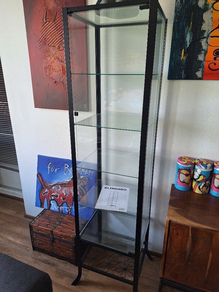 KLINGSBO vitrinekast van IKEA
