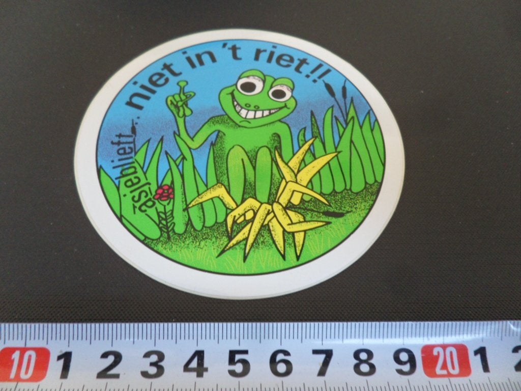 sticker asjeblieft Niet in 't riet !!!  Kikker  Oetel, Ophalen, Zo goed als nieuw