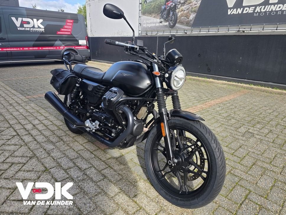 MOTO GUZZI V 7 STONE (bj 2019) 5.310 km, 2 cilinders, 744 cc, Motorrijbewijs A, Bedrijf