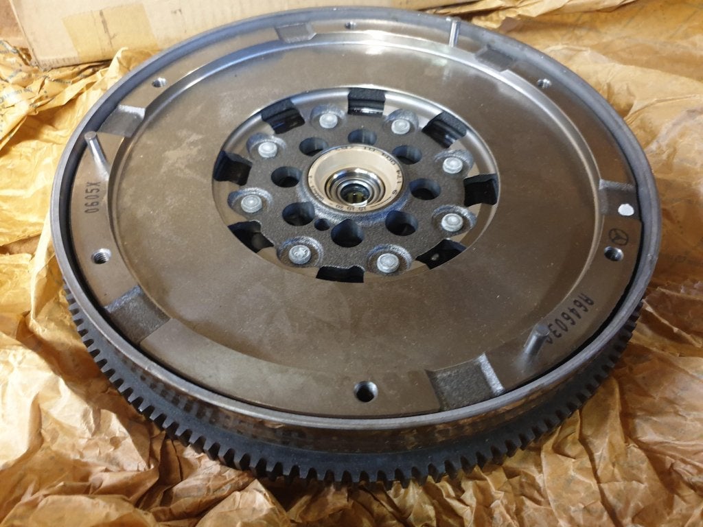 Nieuwe Mercedes dubbel massa vliegwiel A6460300605 [166], Mercedes-Benz, Niet ingevuld, Nieuw, Niet ingevuld