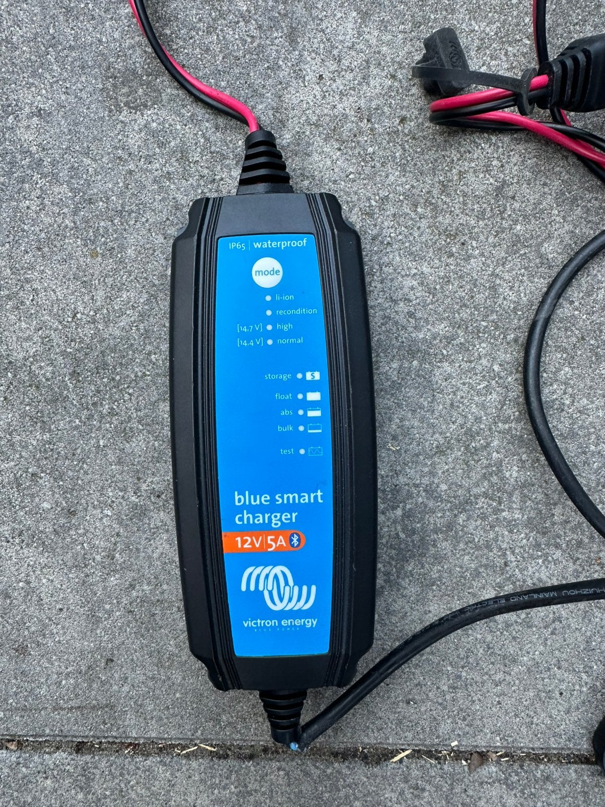 Te koop oplader., Auto-onderdelen, Accu's en Toebehoren, Ophalen of Verzenden, Nieuw