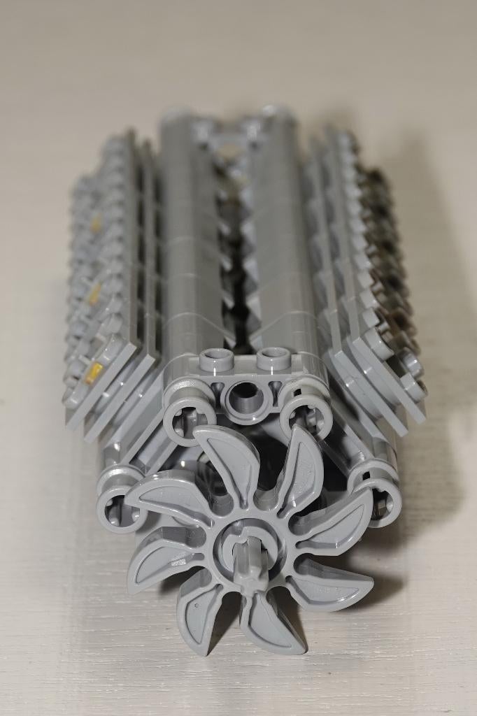 Lego Technic; Grijs & 'Slitless' V12 motor; met ventilator A, Kinderen en Baby's, Speelgoed | Duplo en Lego, Gebruikt, Lego, Complete set