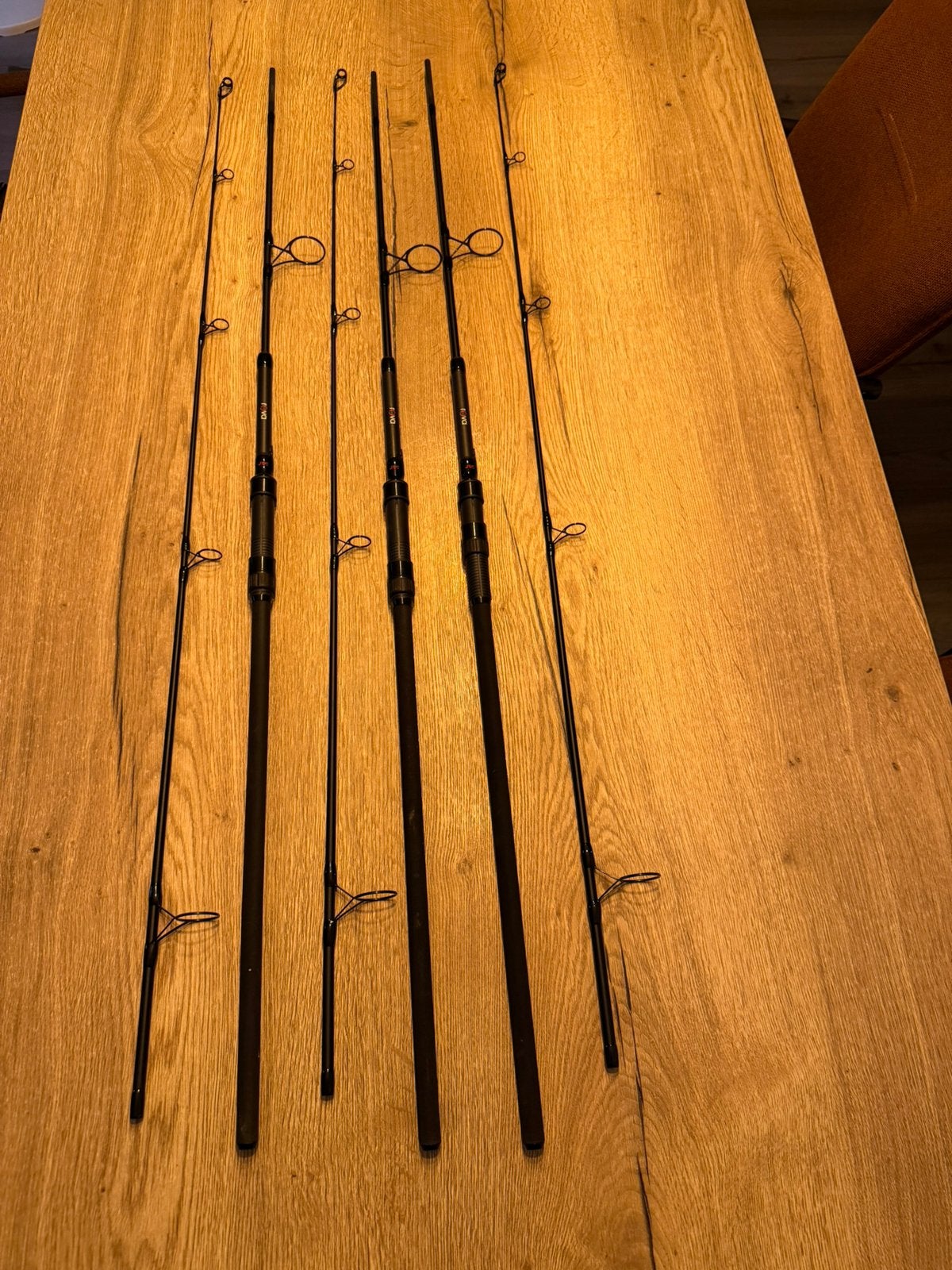 Te koop: 3x JRC rova 10FT – 2.75LB Carp Rod met foudraal, Ophalen, Zo goed als nieuw, Werphengel