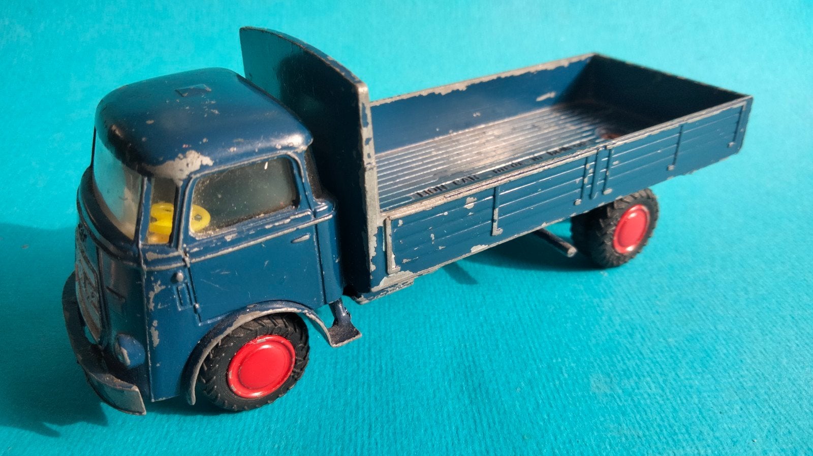 Vintage Lion Car DAF , Made in Holland, Ophalen of Verzenden, Gebruikt, Bus of Vrachtwagen, Lion Toys