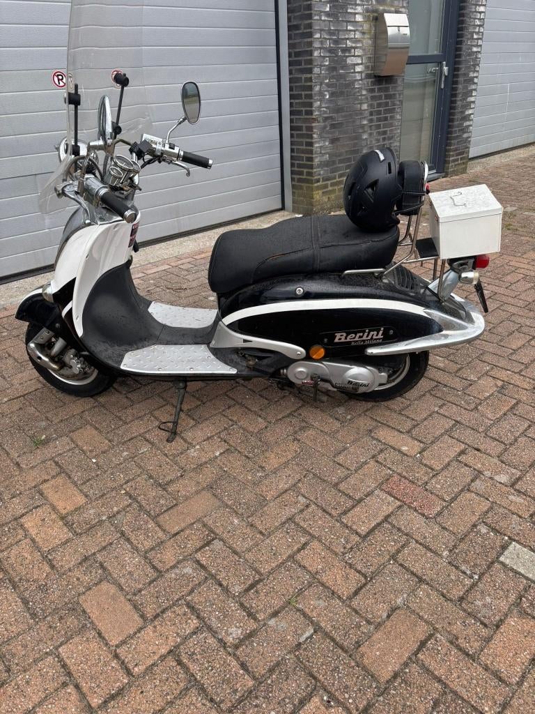 BERINI scooter – leuke retro look – loopt momenteel niet, Fietsen en Brommers, Ophalen, Gebruikt, Maximaal 45 km/u, Berini