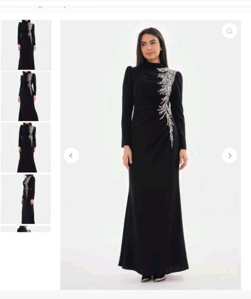 Zayna dress zwarte lange galajurk met steentjes details, Maat 38/40 (M), Galajurk, Verzenden, Zwart