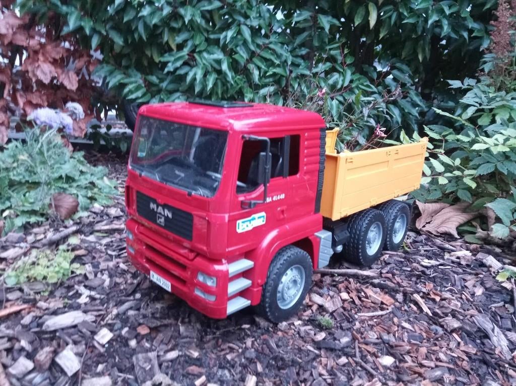 BRUDER M.A.N .TGA 41.440 KIPPER. SCHAAL 1:16, Ophalen of Verzenden, Gebruikt