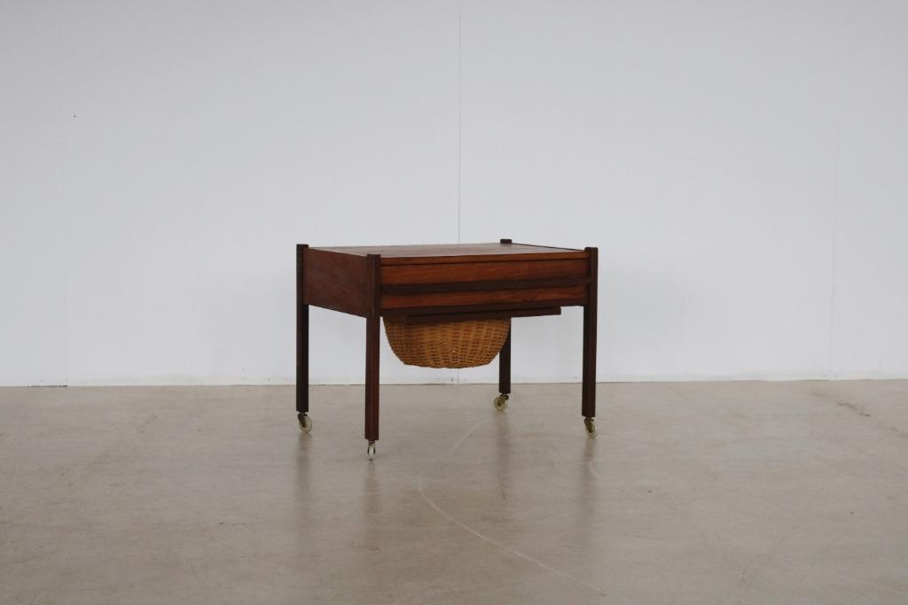 vintage naaikastje | sidetable | jaren 60 | Deens, Ophalen of Verzenden, Gebruikt, Overige materialen