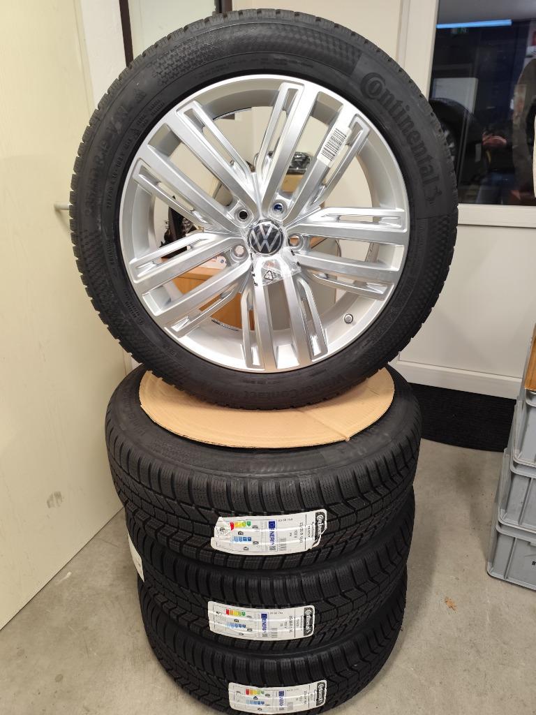 Tiguan 5NA Nieuwe set 19 inch velgen winterbanden 235/50R19, Auto-onderdelen, Banden en Velgen, 19 inch, Nieuw, 235 mm, Band(en)