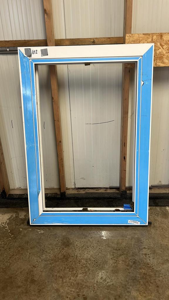 (102) Nieuw aluminium raamkozijn draai kiep, Doe-het-zelf en Verbouw, Kozijnen en Schuifpuien, Nieuw, Raamkozijn, Aluminium, 75 tot 150 cm