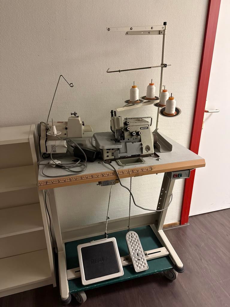 Twee naaimachines - snel weg!, Overige merken, Gebruikt, Ophalen of Verzenden, Naaimachine