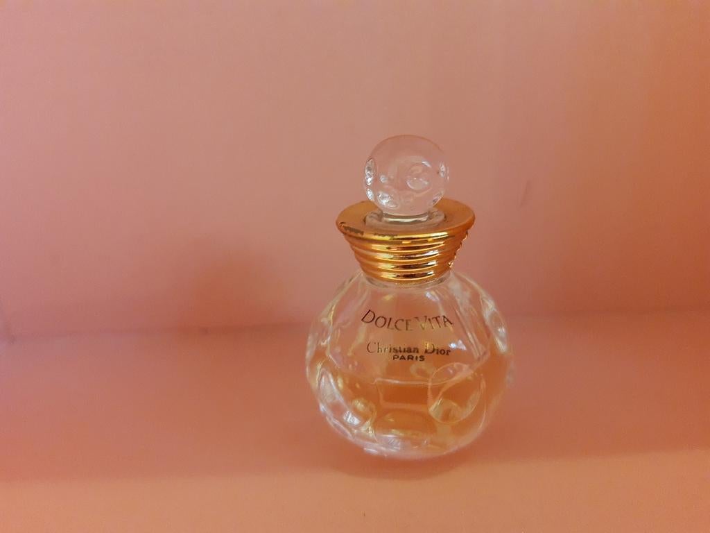 Parfum miniatuur Dolce Vita Christian Dior halfvol, Ophalen of Verzenden, Gebruikt, Miniatuur, Gevuld