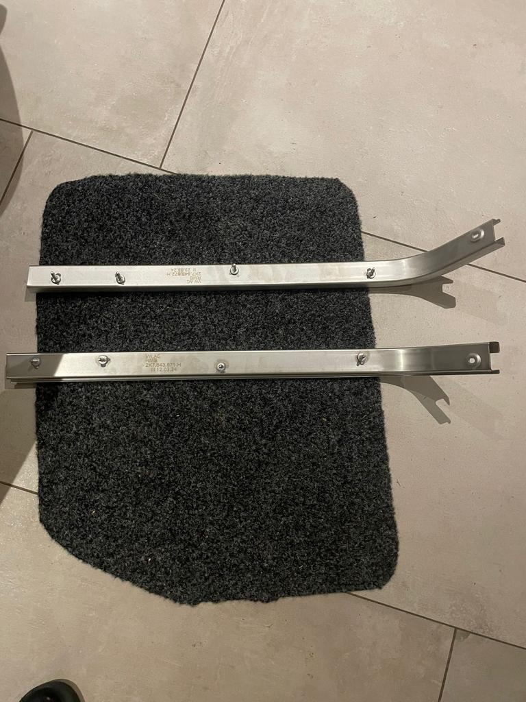 2x Schuifdeur Rails/Rolgeleiding VW Caddy 2025, Gebruikt, Rechts, Ophalen of Verzenden, Volkswagen