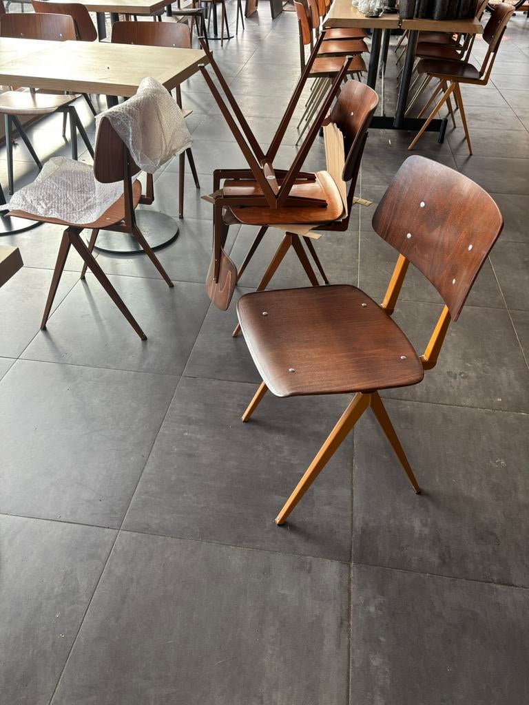 Galvanitas stoelen ( NOG MAAR ÉÉN ! ), Ophalen, Overige kleuren, Vintage, schoolstoelen, industrieel, stijlvol, Zo goed als nieuw