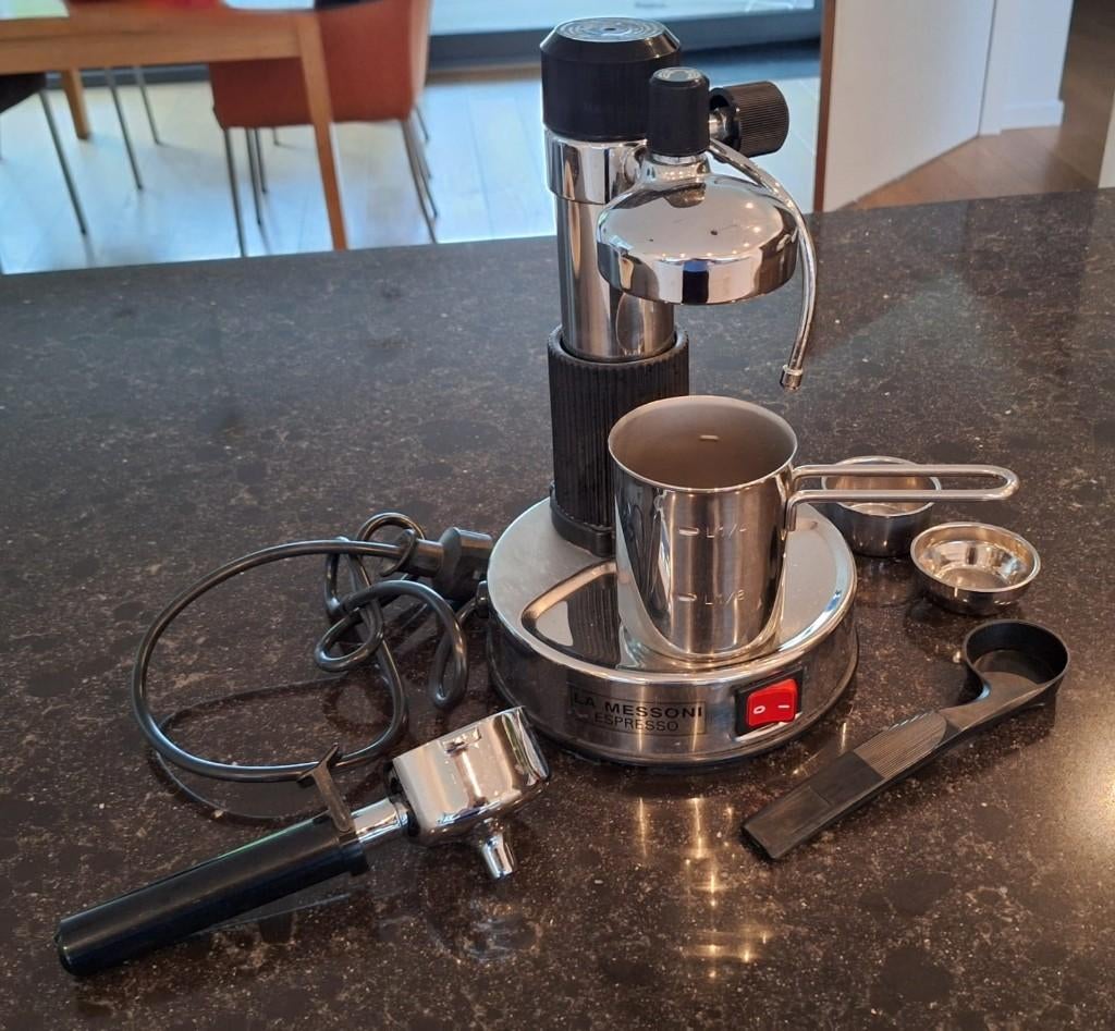 koffiemachine, Witgoed en Apparatuur, Koffiezetapparaten, Koffiemachine, Gemalen koffie, Zo goed als nieuw, 2 tot 4 kopjes