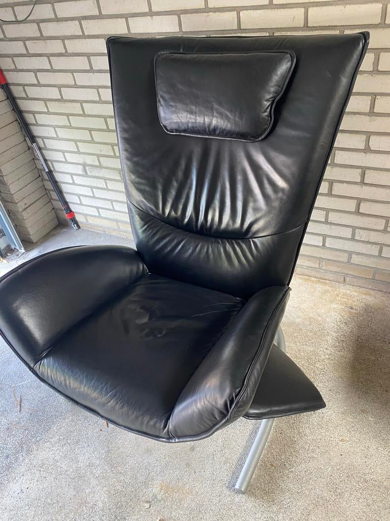 Zwarte lederen fauteuil Rolf Benz 4100 net voetenbank, Ophalen, Minder dan 75 cm, Leer, Zo goed als nieuw