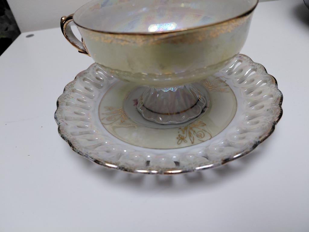 Kopje en schoteltje parelmoer, Antiek en Kunst, Antiek | Servies los, Ophalen