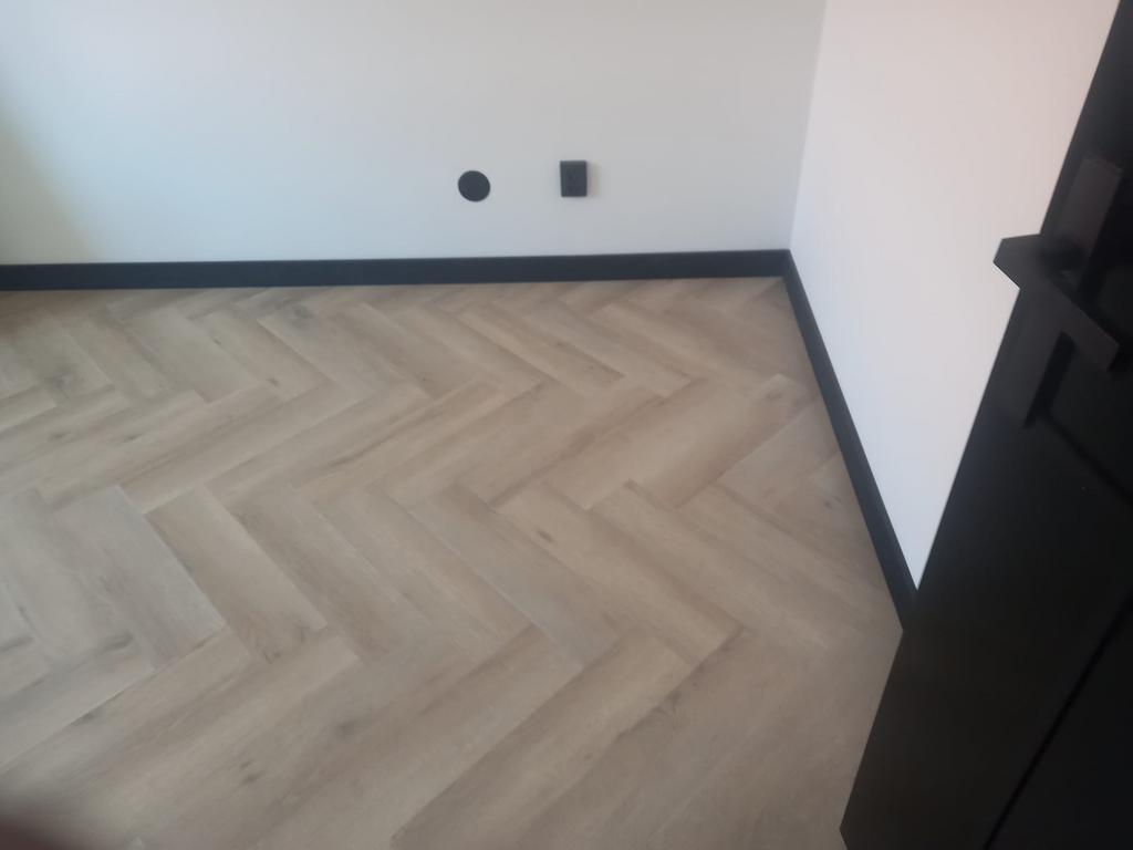 Vloerlegger A'dam en omstreken - Laminaat PVC Visgraat etc., Garantie, Laminaat of Parket