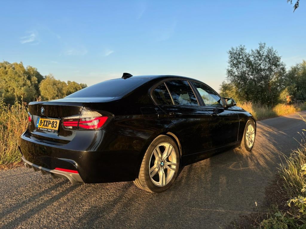 BMW 3-Serie 316I M sport, Auto's, BMW, 1360 kg, 4 cilinders, Alcantara, Zwart