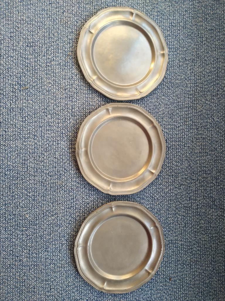 3 tinnen borden, Ophalen of Verzenden