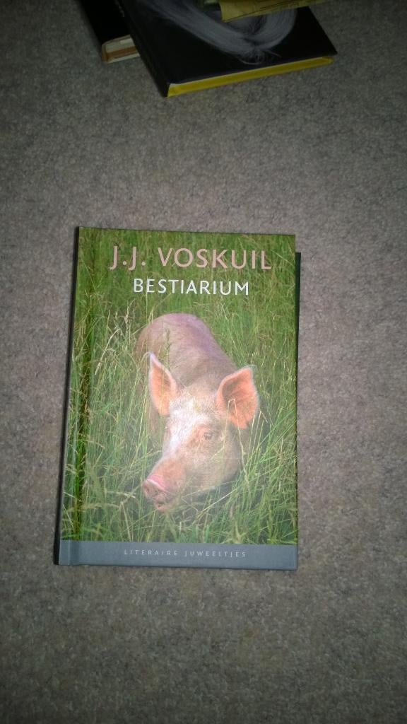 Boek - 268 - Bestiarium - J.J. Voskuil, Boeken, Ophalen of Verzenden, Zo goed als nieuw
