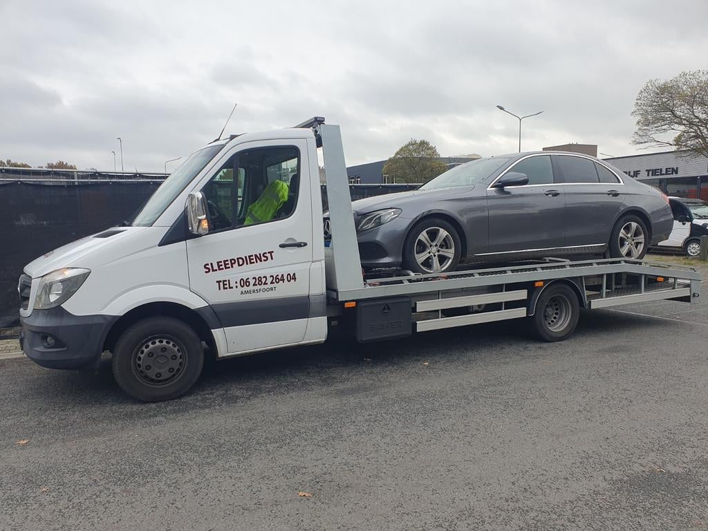 Autoambulance takelwagen ophaalservice bergenbedrijf sleepdi