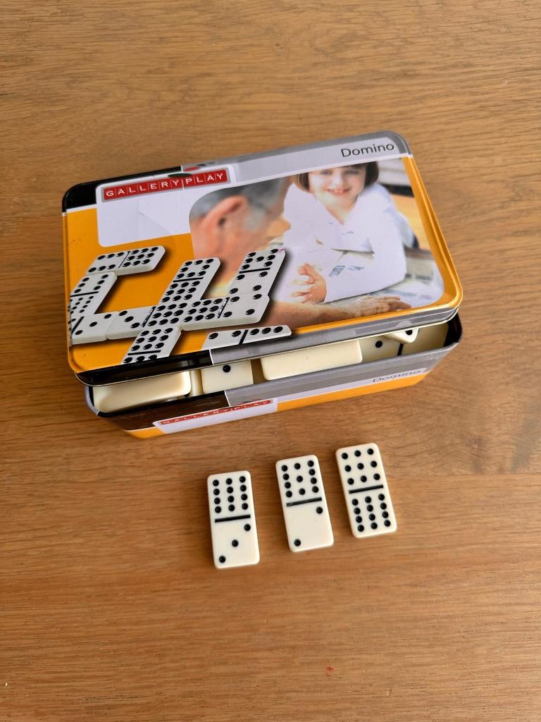 Domino- gallery play, Hobby en Vrije tijd, Gezelschapsspellen | Bordspellen, Ophalen of Verzenden, Zo goed als nieuw