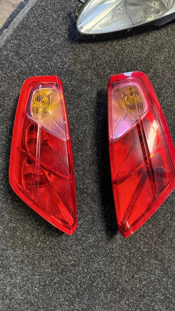 Achterlichten Fiat Grande Punto Links + Rechts, Gebruikt, Achterklep, Ophalen of Verzenden, Achter