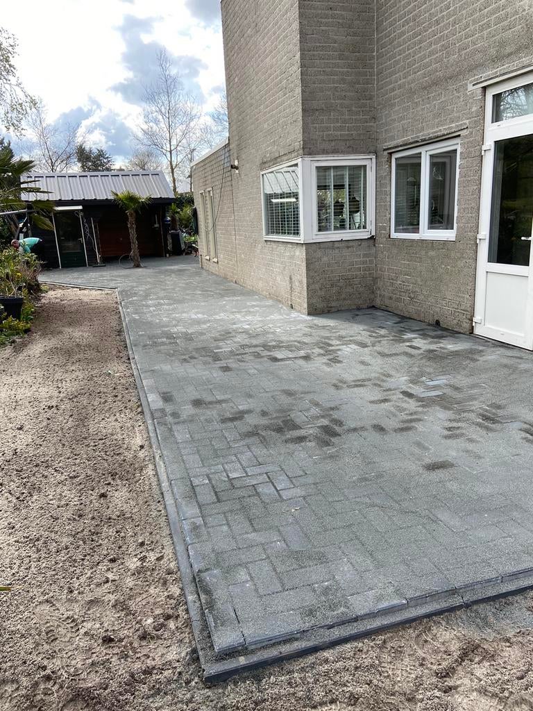 De Graaf Dienstverlening - Straatwerk tuinaanleg grondwerk, Bestrating