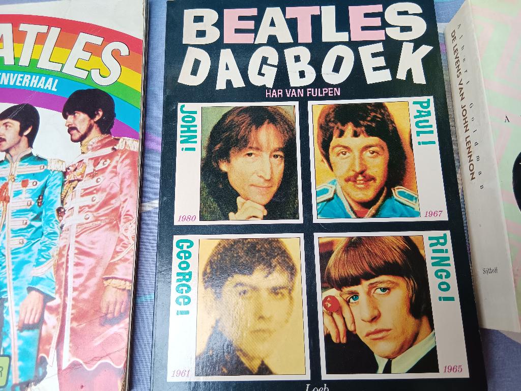 Beatles boeken,, Ophalen of Verzenden, Gelezen, Overige