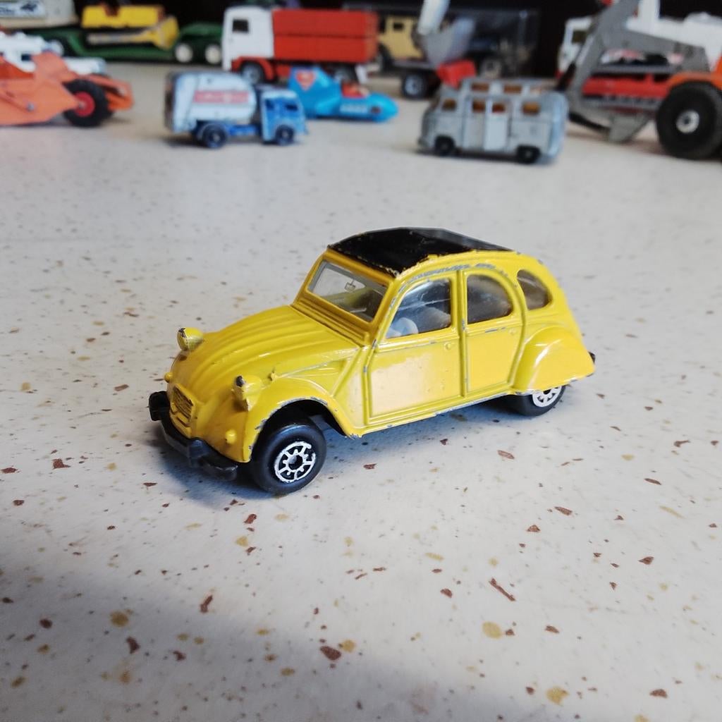 Eend citroen 2CV, Hobby en Vrije tijd, Modelauto's | 1:24, Ophalen of Verzenden
