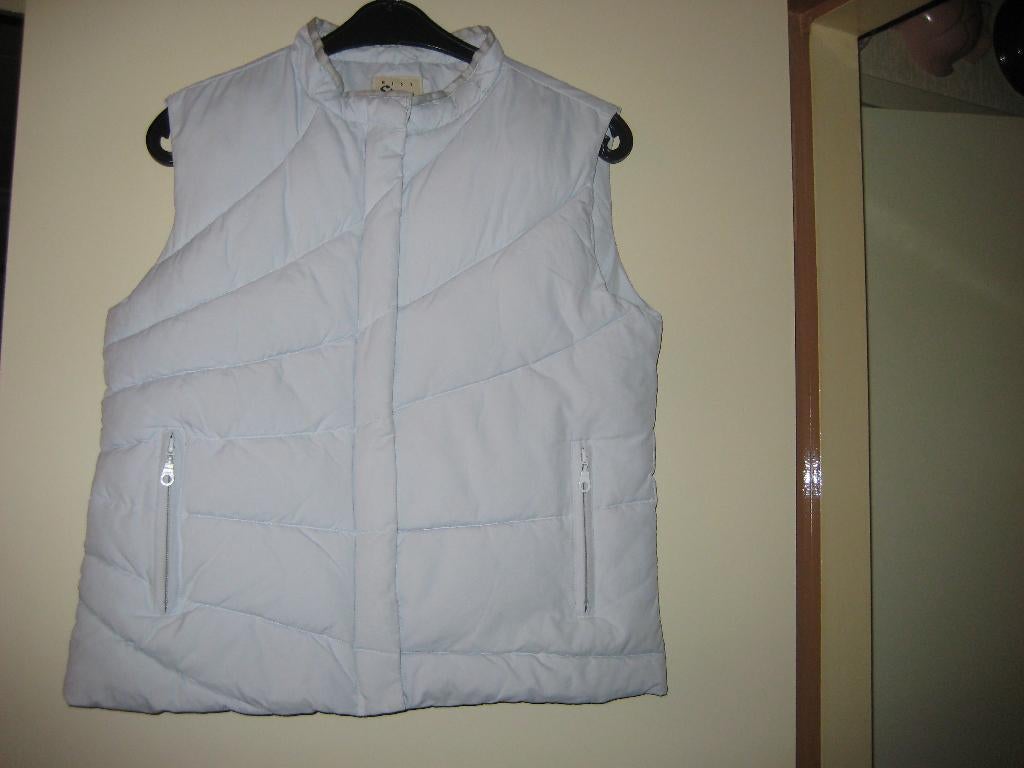 LIchtblauwe bodywarmer. M, Miss Etam, Kleding | Dames, Bodywarmers, Ophalen of Verzenden, Zo goed als nieuw, Maat 38/40 (M), Blauw