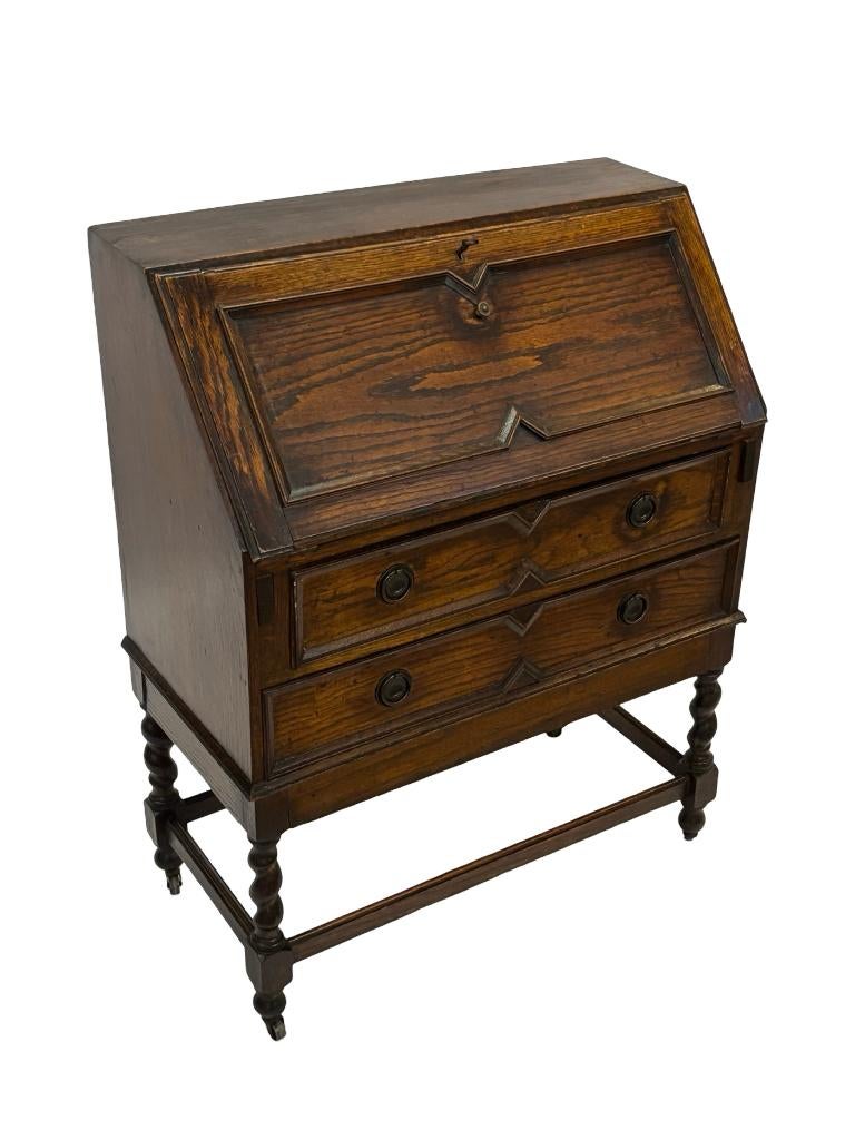 Antieke Secretaire Met Gedraaide Poten jaren 50 design