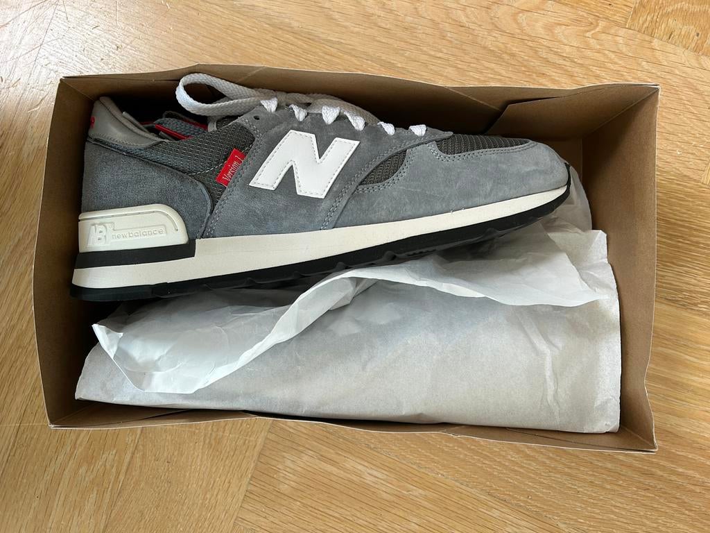 New Balance M990VS1 30th Anniversary - Maat 46,5 - Grijs, Ophalen of Verzenden, Nieuw, Overige kleuren, Sneakers of Gympen