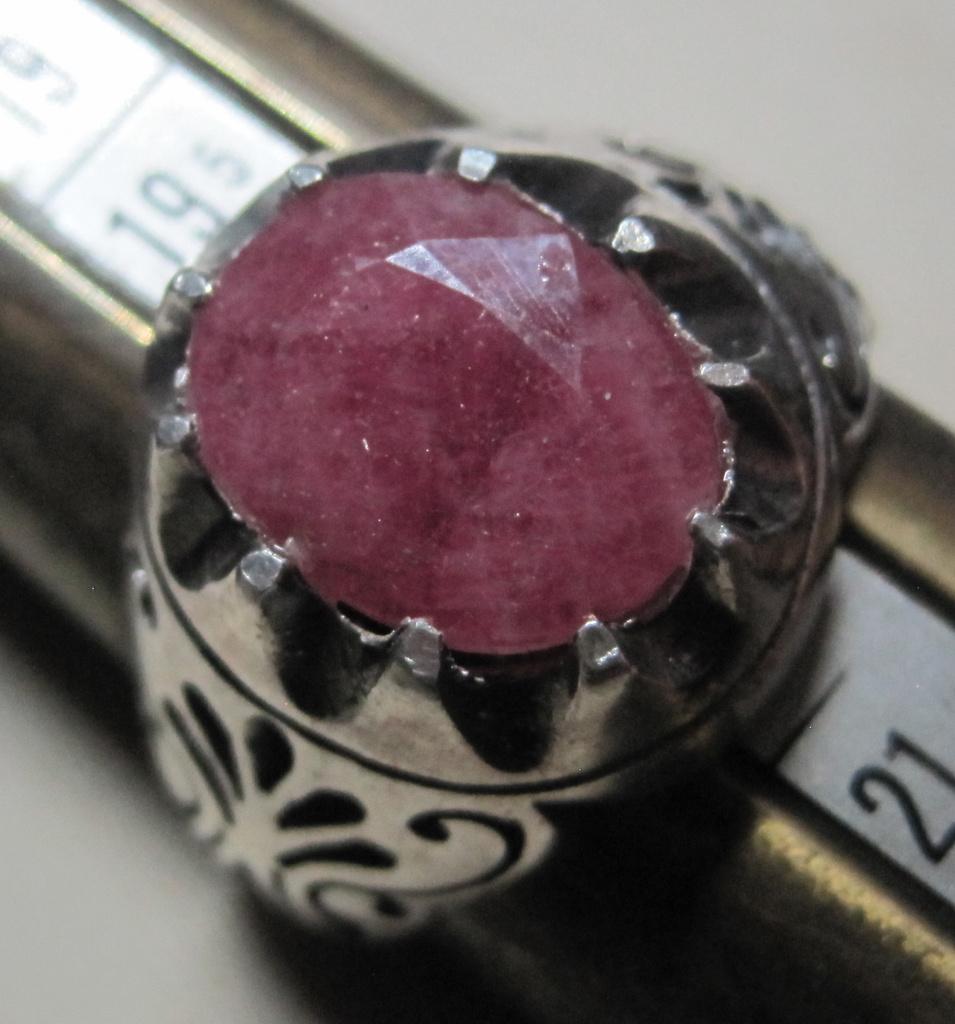 Robijn 8 karaat %100 natuurlijk mooie design zilver ring, Ophalen, 20 of groter, Zo goed als nieuw, Dame of Heer
