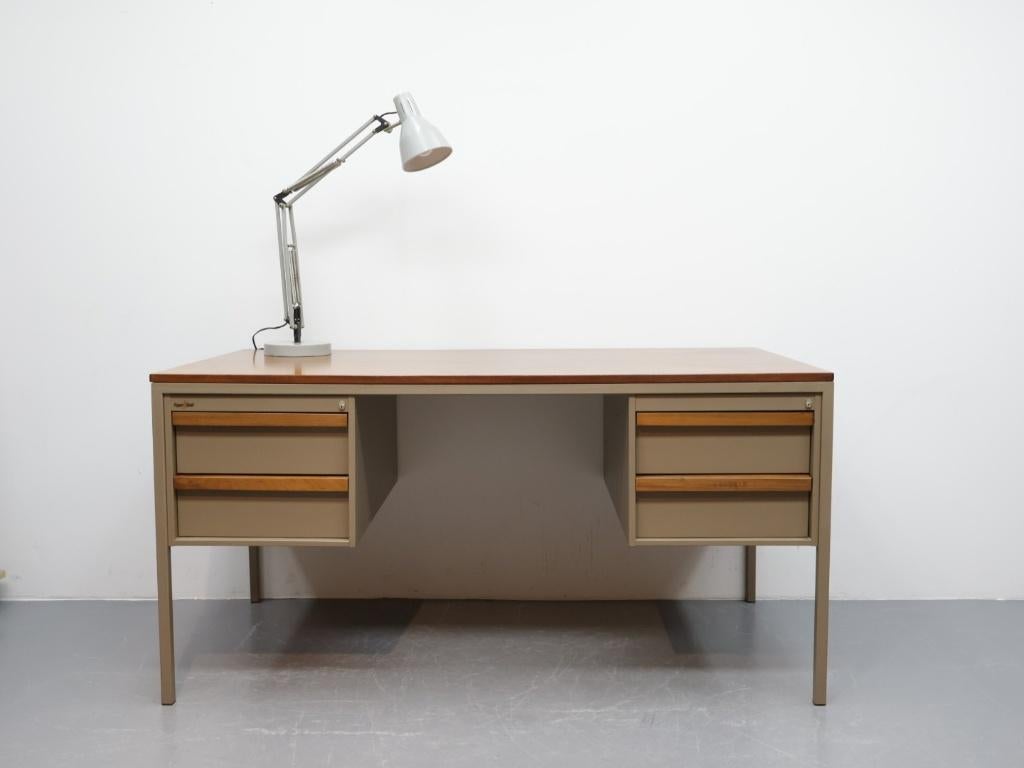 Vintage bureau | Coen de Vries | Emmein Emmen, Huis en Inrichting, Bureaus, Gebruikt, Ophalen