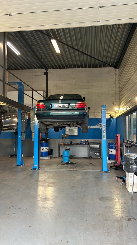 Automonteur aangeboden met veel kennis en ervaring, Diensten en Vakmensen